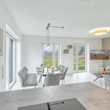 別荘 Modernes Mit Sauna