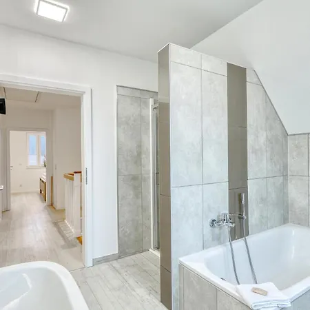 Modernes Mit Sauna